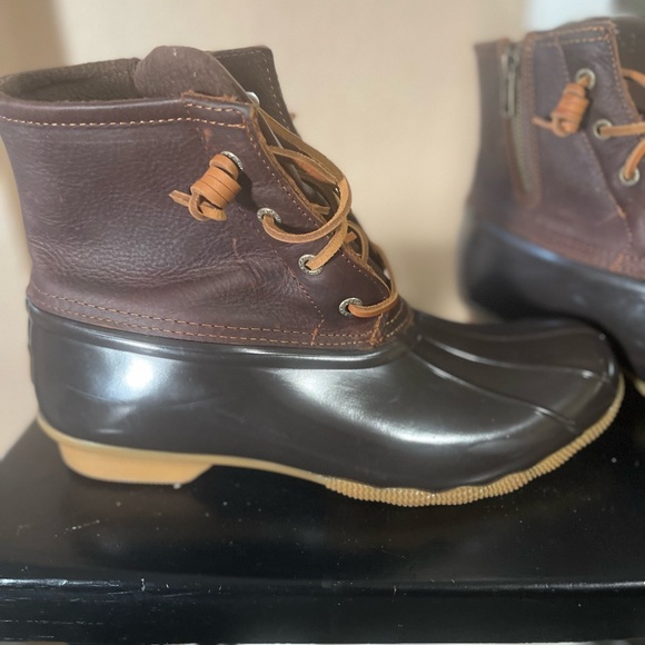 Pre-loved, Sperry Leather Duck Boots!! - Picture 8 of 8